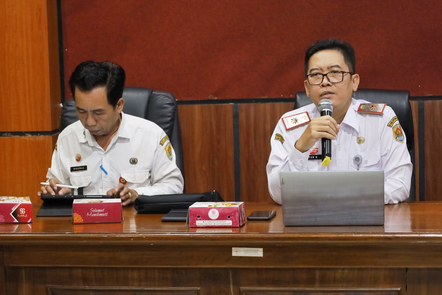 Asisten Administrasi Umum Sekretaris Daerah Kabupaten Grobogan Catur Suhantoro memimpin Rapat Koordinasi dan Evaluasi Kinerja Setda Triwulan II Tahun 2026 di Ruang Rapat Setda