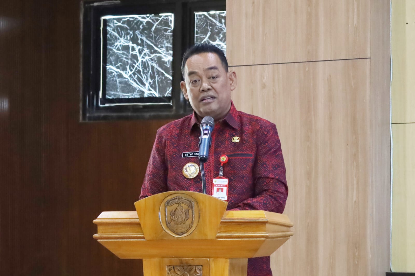 Bupati Grobogan Setyo Hadi memberikan arahan dalam Rapat Koordinasi Pengendalian Pelaksanaan Kegiatan Pembangunan Triwulan II Tahun Anggaran 2026 di Gedung Balai Latihan Kerja BLK